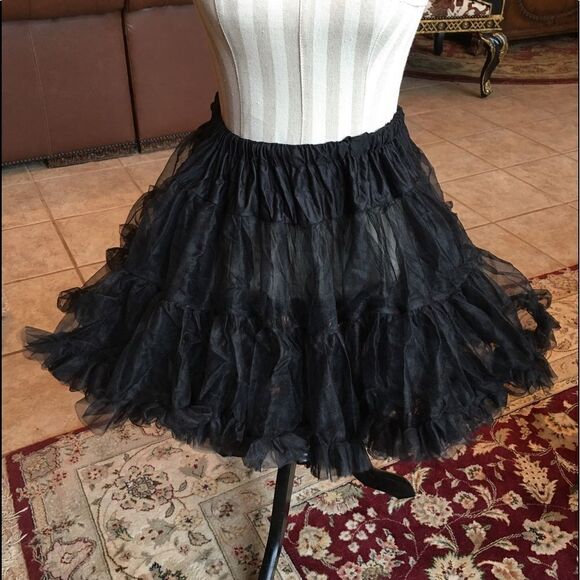 🎃- BLACK MINI Petticoat! - Picture 7 of 8